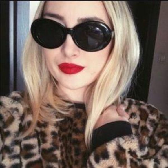 Oval Retro Sunglasses (NWT) - Picture 3 of 12